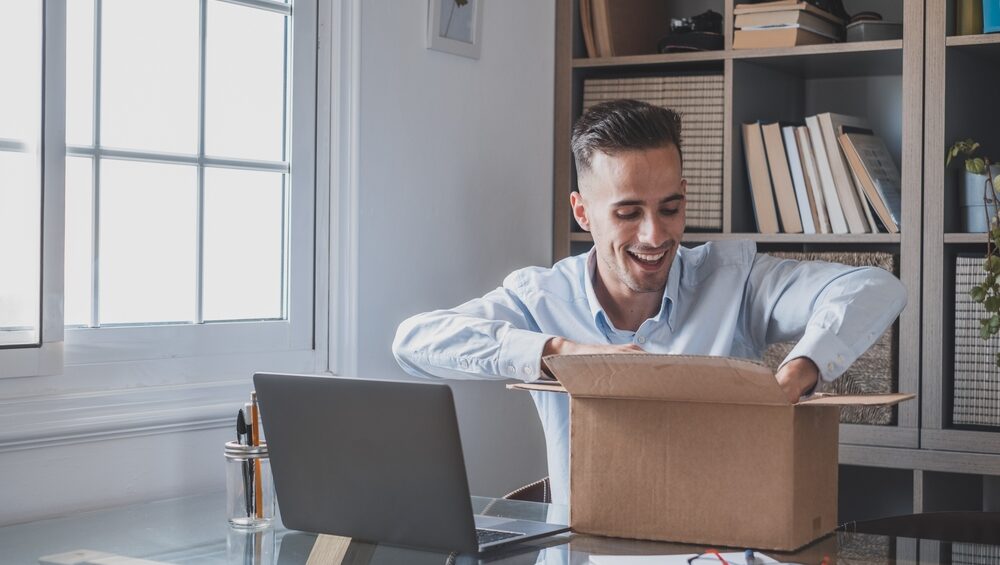 The "Anti-Clutter" Guide: Custom Gifts Employees Actually Want to Keep in 2026