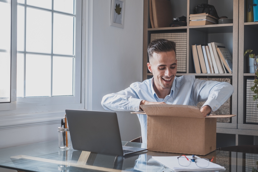 The "Anti-Clutter" Guide: Custom Gifts Employees Actually Want to Keep in 2026